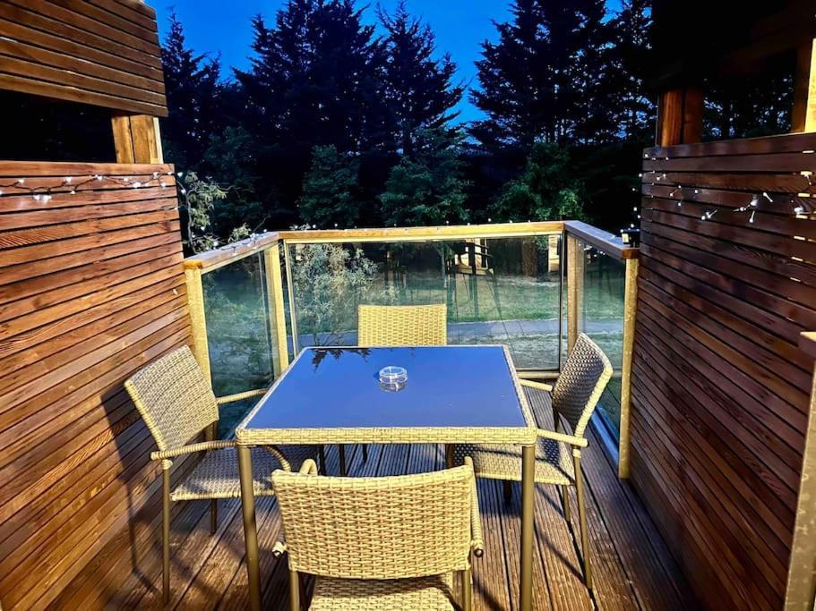 Brownberry Tree Serviced Apartment CBG Buitenkant foto
